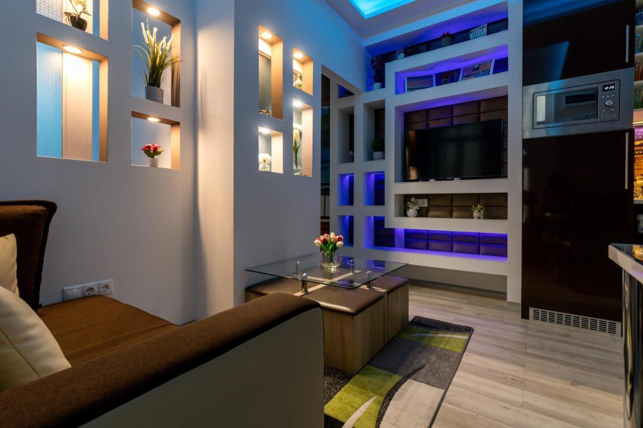 Fireworks Rakoczi Mini Apartment Budapest Bagian luar foto